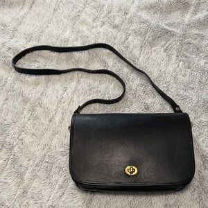 Hunt Club Black Genuine Leather Crossbody Bag Classic Minimal Style